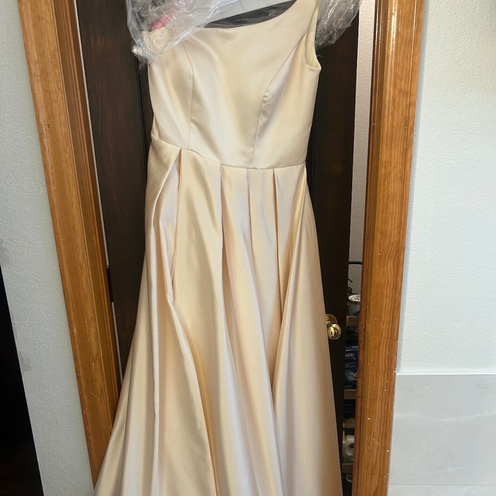 Stacees satin one-shoulder gown